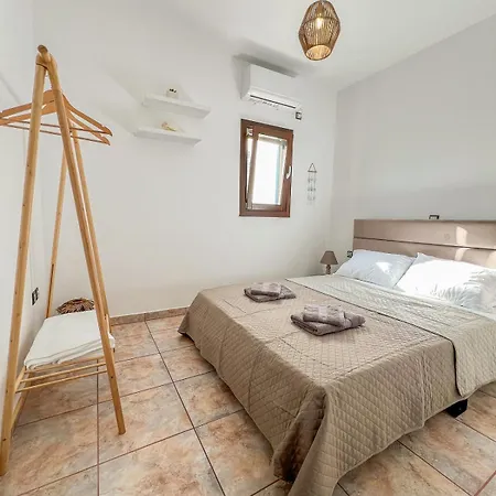 Hébergement de vacances Cozy Sea View In Drios, Near Beaches And Shops *